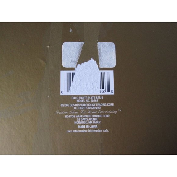 New open box Boston Warehouse Porcelain plate set of 4 Christmas festive #50392 - Picture 8 of 8